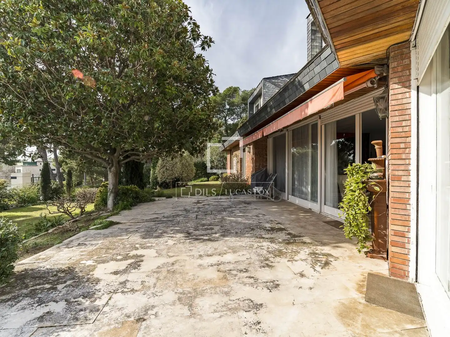 Jardín de Casa o chalet en venta en Barcelona con Calefacción, Jardín privado y Trastero