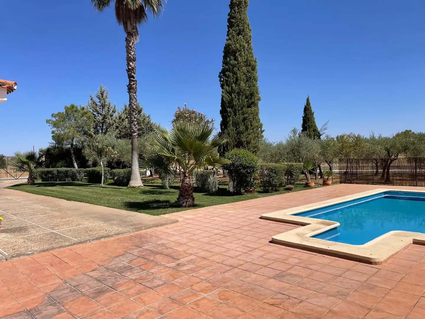 Detached house with pool for sale in Zafra
