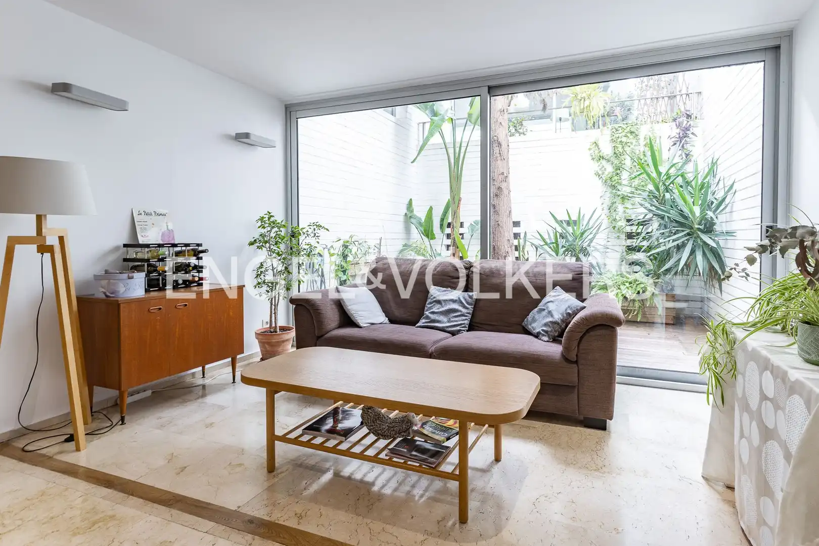 Living room of Houses for sale in Barcelona  with Air Conditioner, Heating and Private garden