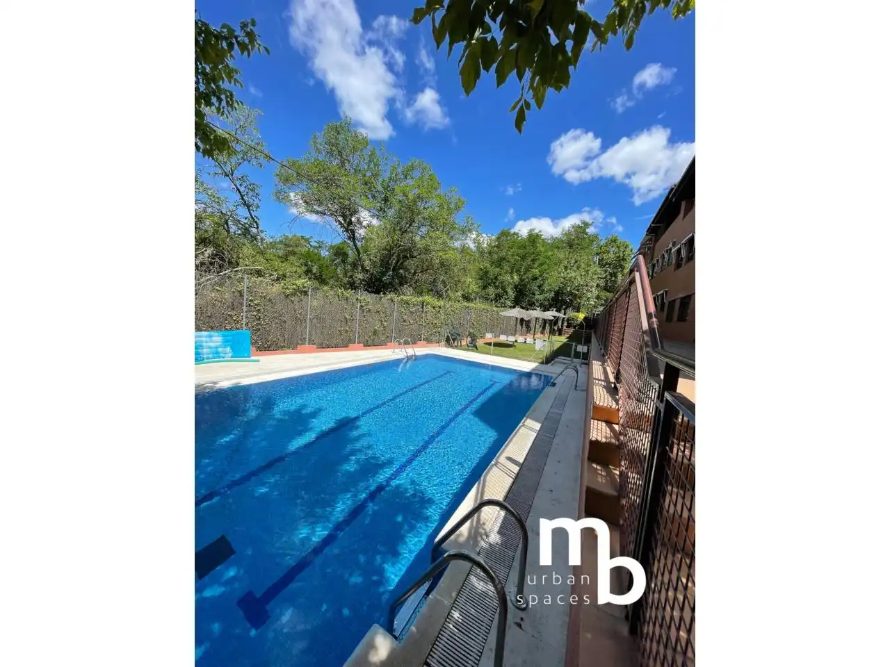 Piscina de Piso en venta en Madrid con Aire acondicionado, Calefacción y Parquet