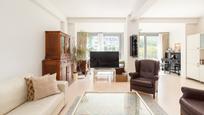 Sala d'estar de Apartament en venda en  Barcelona Capital amb Aire condicionat, Calefacció i Parquet