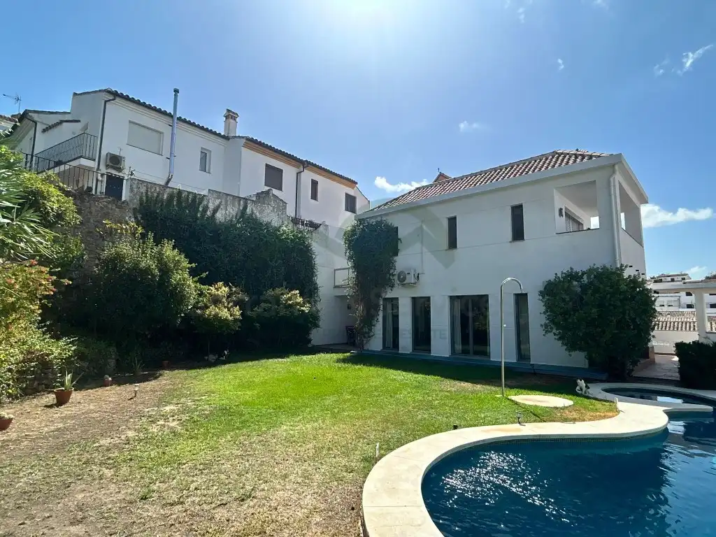 Garden of Houses for sale in Ronda