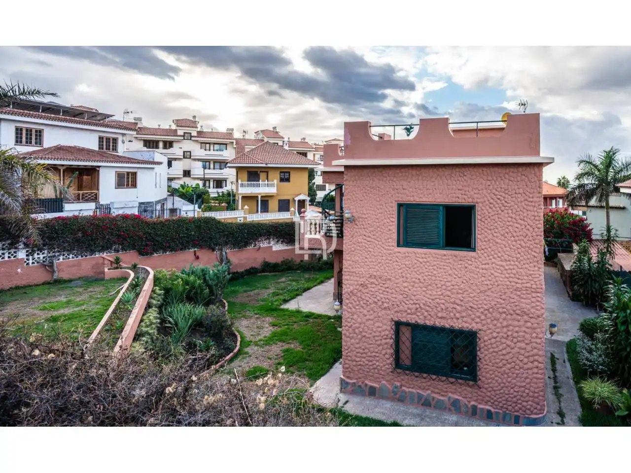 Vista exterior de Casa o xalet en venda en Puerto de la Cruz amb Jardí privat, Terrassa i Moblat