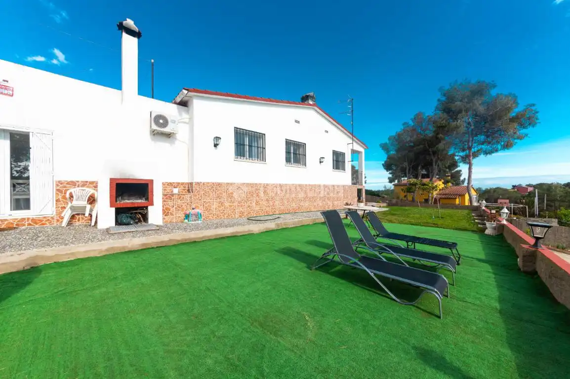 Terrassa de Casa o xalet en venda en Cubelles amb Calefacció i Piscina