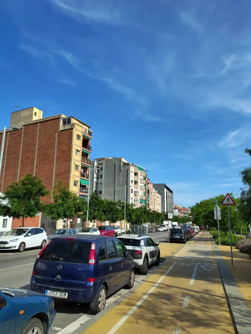 Exterior view of Flat for sale in Santa Coloma de Gramenet  with Air Conditioner, Balcony and Alarm