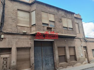 House with balcony for sale in Aspe Centro