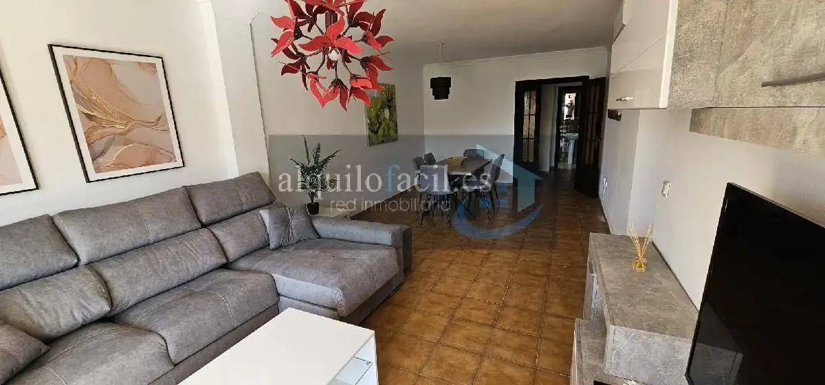 Sala d'estar de Pis de lloguer en Fuengirola amb Aire condicionat, Calefacció i Terrassa