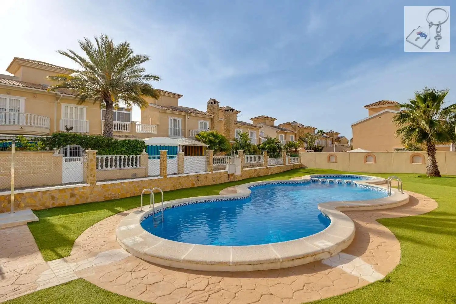 Piscina de Casa o chalet en venta en Torrevieja con Terraza y Piscina