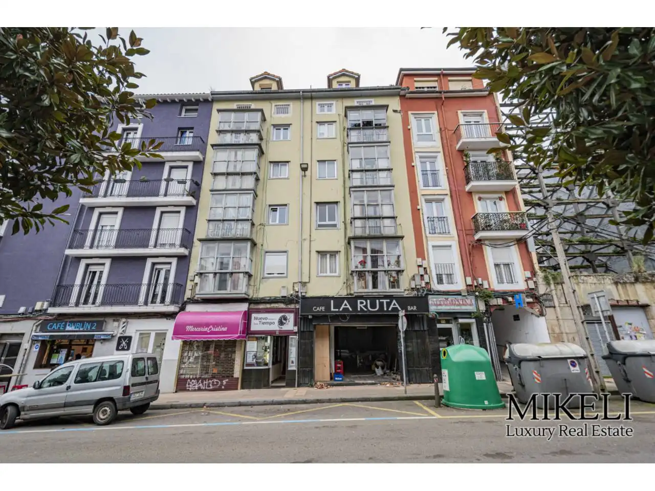 Vista exterior de Edificio en venta en Santander