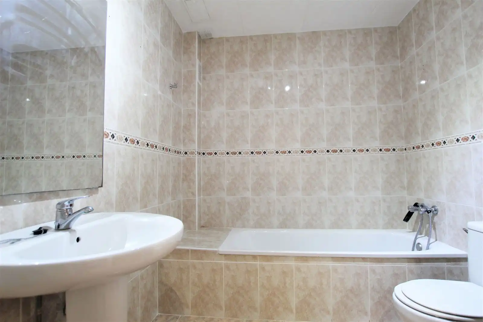 Bathroom of Detached homes for rent in El Vendrell  with Heating and Furnished