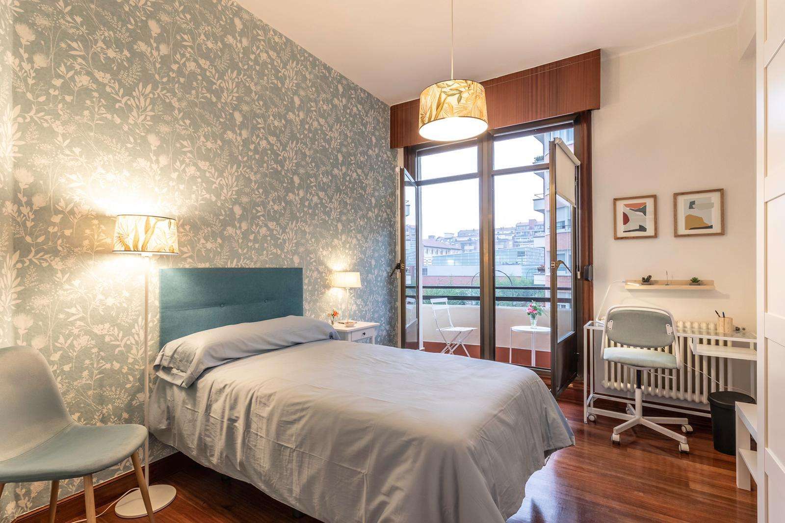 Flat to share in Sabino Arana - Jesuitas