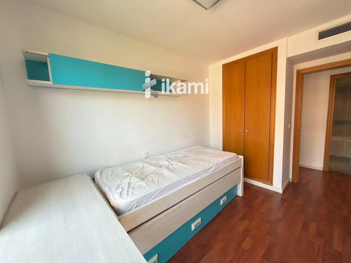 Habitación de Piso en venta en Valencia con Aire acondicionado, Terraza y Piscina