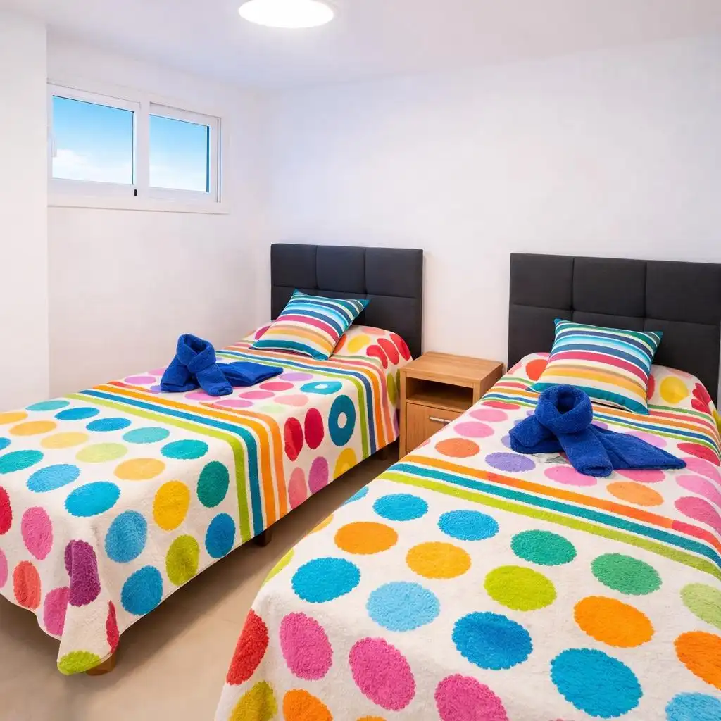 Schlafzimmer von Büro zum Verkauf in Adeje mit Klimaanlage und Möbliert
