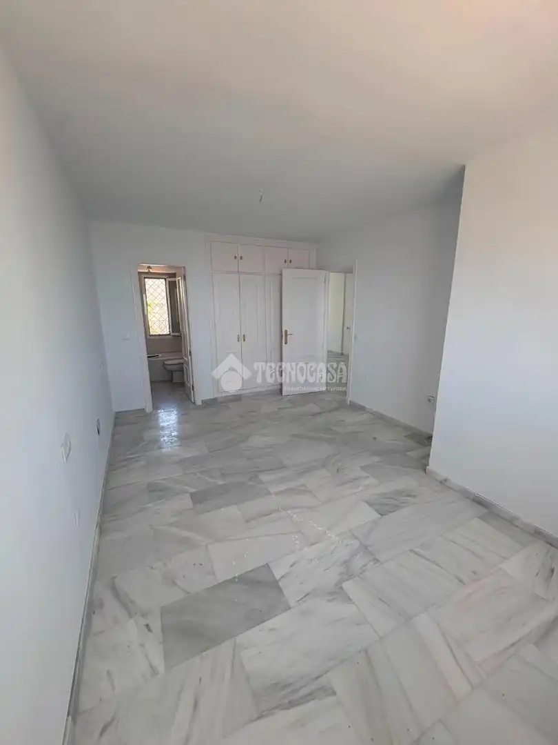 Penthouse mit Pool zum Verkauf in Bahía de Casares, imagen 2