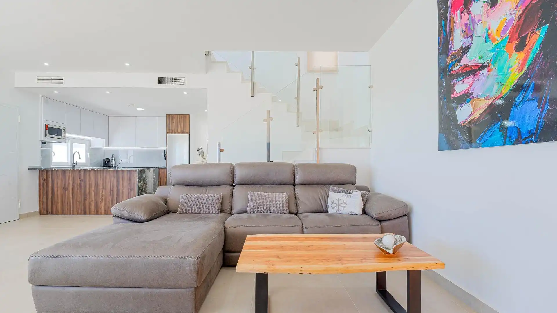 Sala d'estar de Casa o xalet en venda en Orihuela amb Aire condicionat, Jardí privat i Terrassa