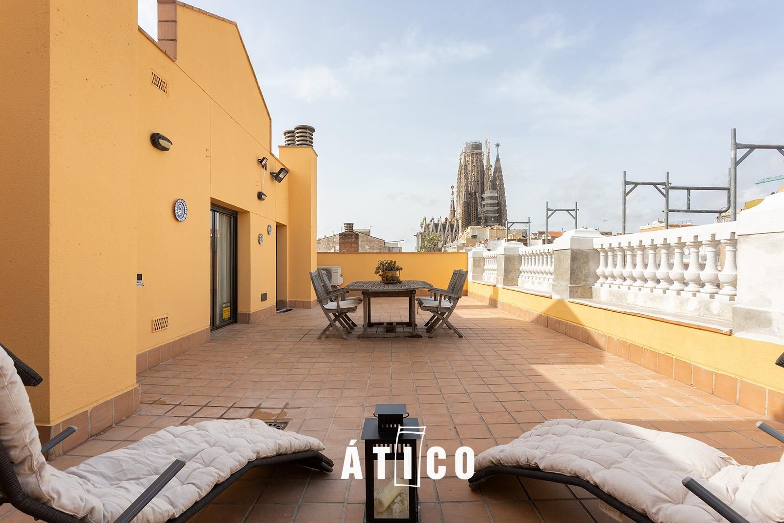 Attic for sale in Sagrada Família