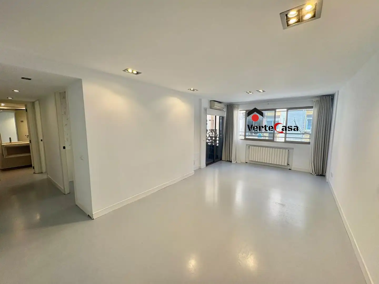 Wohnung zur Miete in Valencia mit Klimaanlage, Heizung und Balkon