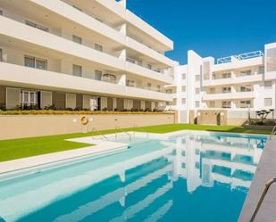 Piscina de Casa adosada en venda en Marbella amb Aire condicionat, Moblat i Internet