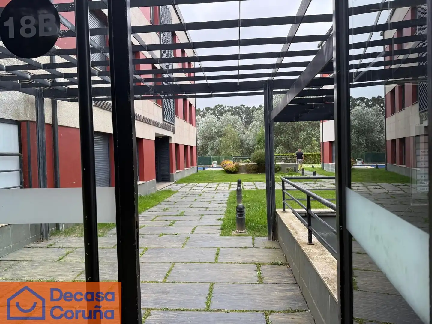 Vista exterior de Ático en venta en Oleiros con Calefacción, Parquet y Trastero