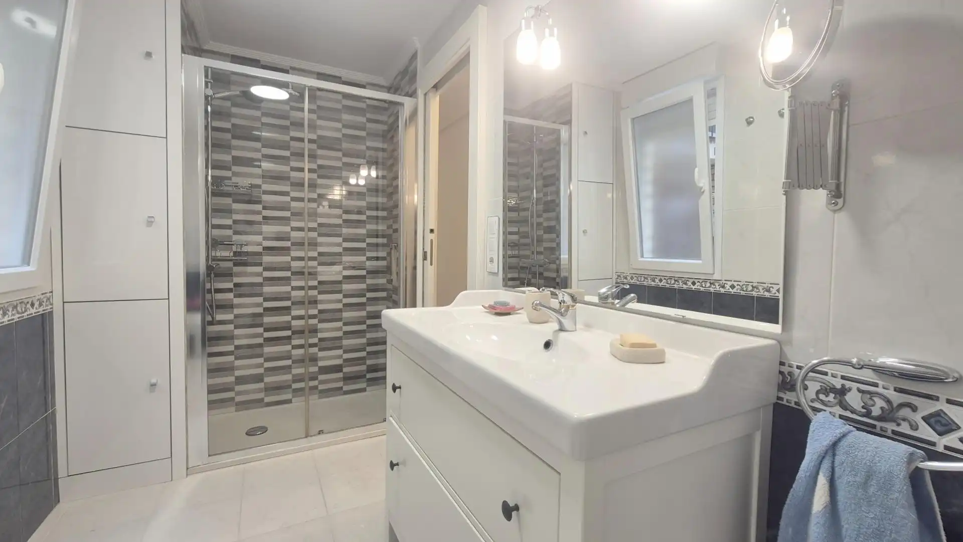 Baño de Piso de alquiler en Salamanca con Calefacción, Parquet y Amueblado