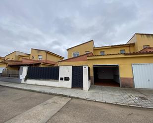 Casa adosada en venda a Los Inquines, Villaralbo