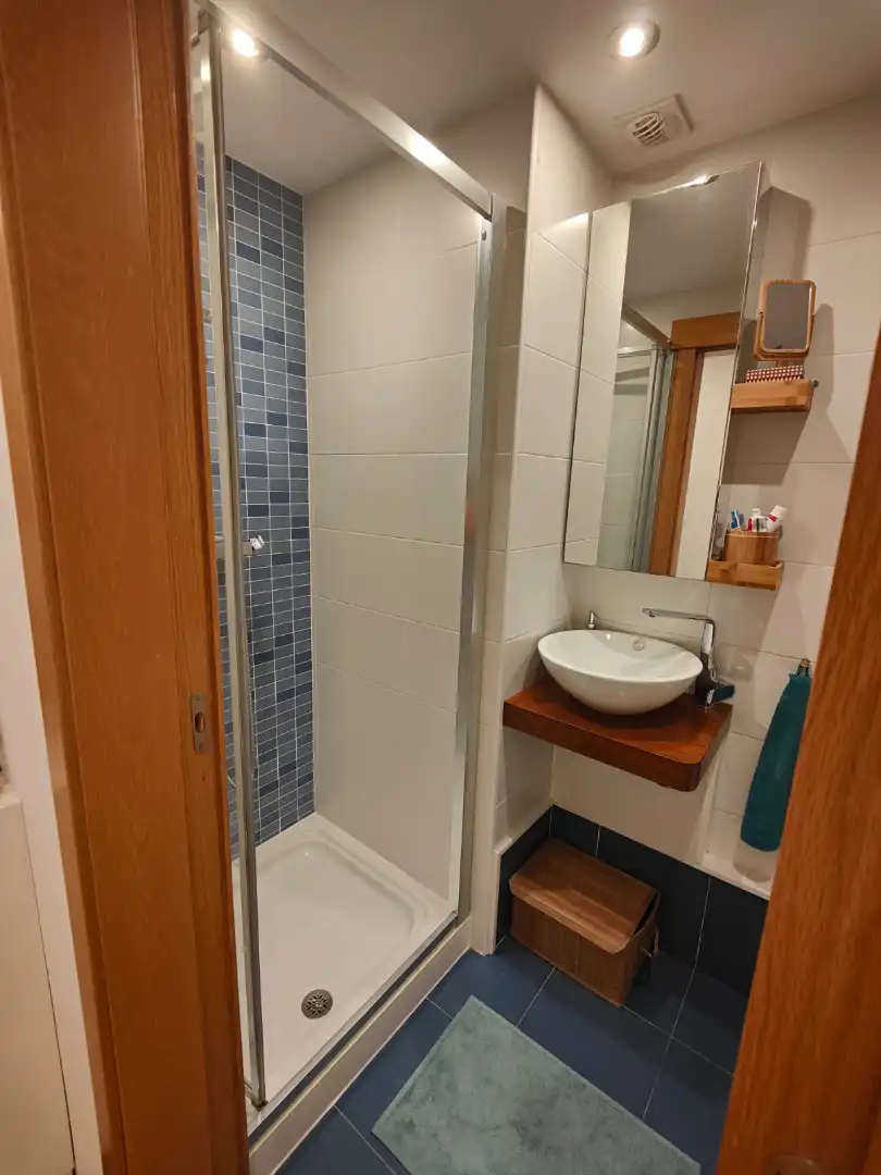 Bathroom of Flat for rent in Ames  with Heating, Parquet flooring and Storage room