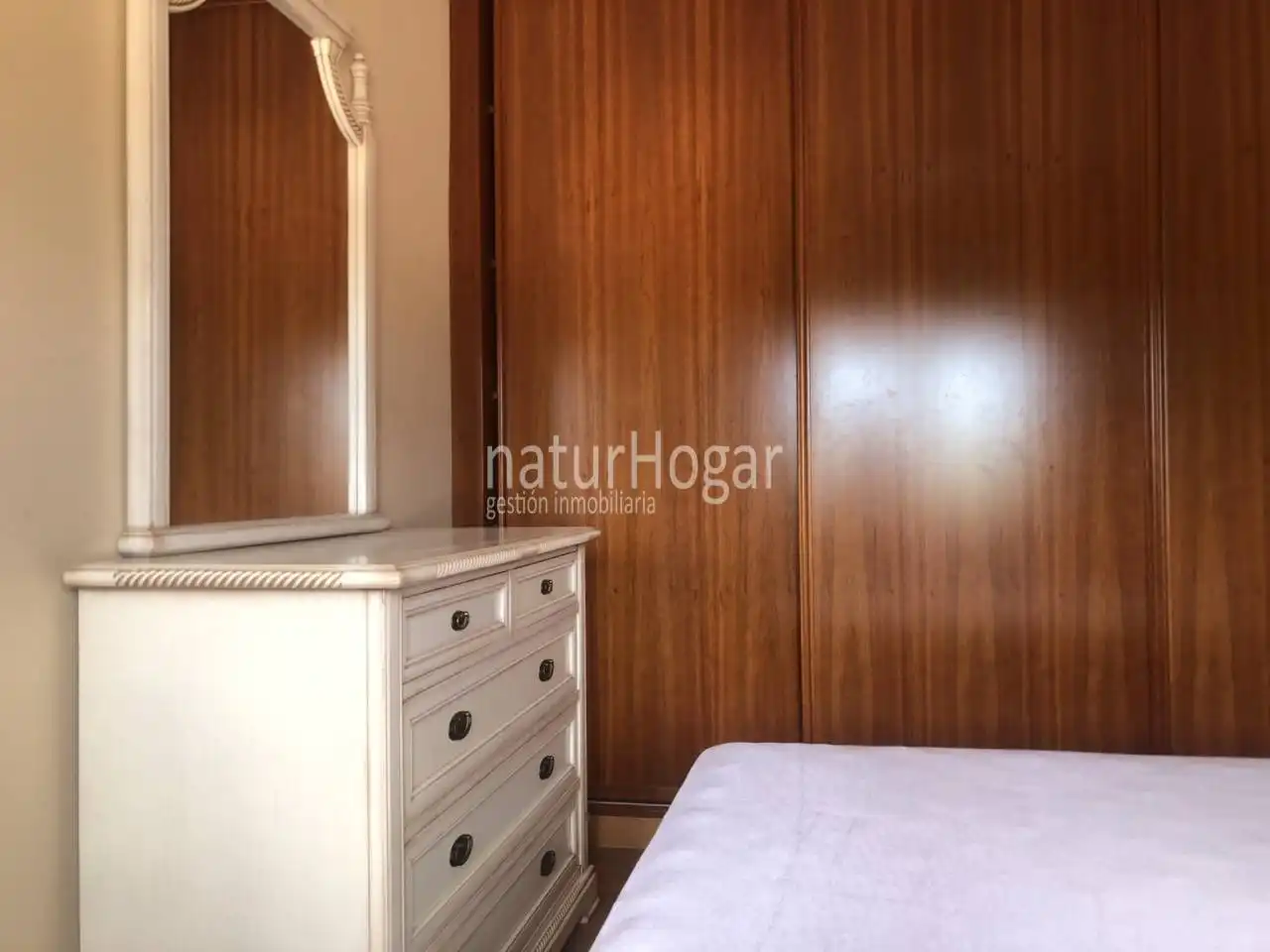 Habitación de Casa o chalet de alquiler en Paterna con Aire acondicionado, Calefacción y Jardín privado
