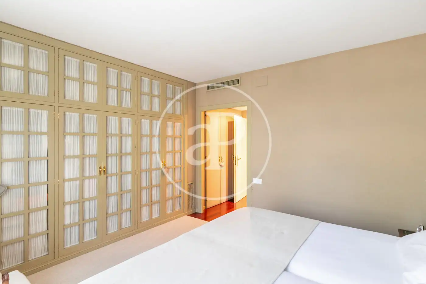 Habitación de Piso en venta en Barcelona con Aire acondicionado, Calefacción y Jardín privado