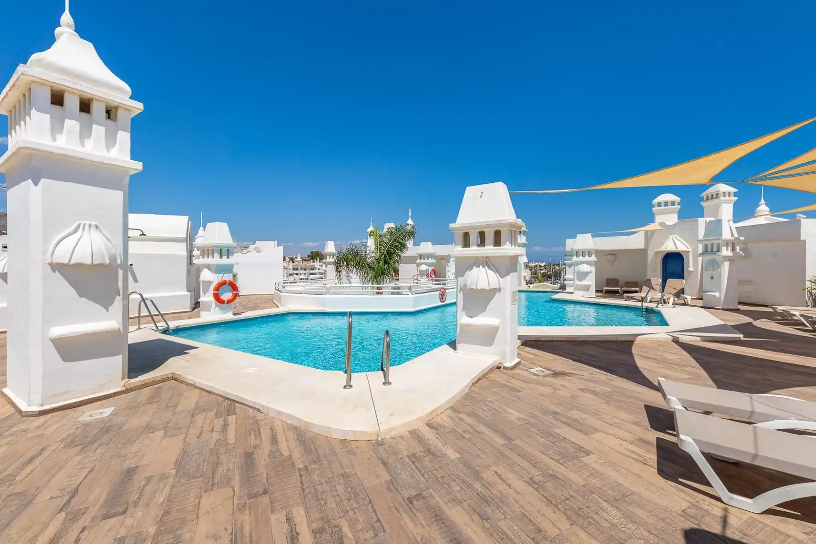 Piscina de Apartamento en venta en Benalmádena con Aire acondicionado, Calefacción y Terraza