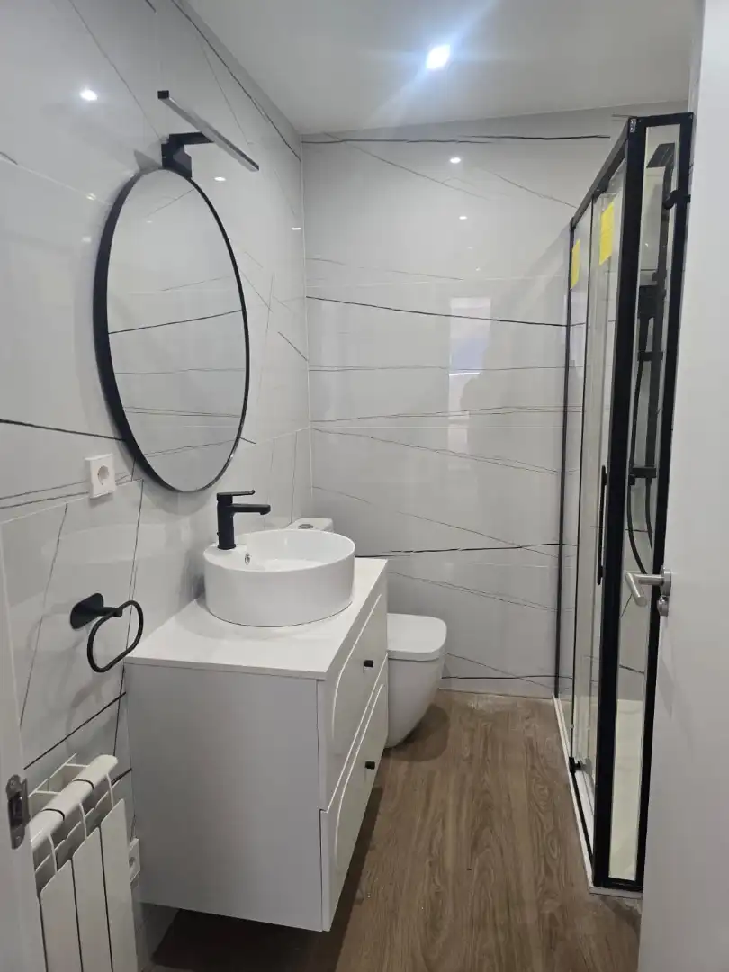 Bathroom of Flat for rent in Vigo 