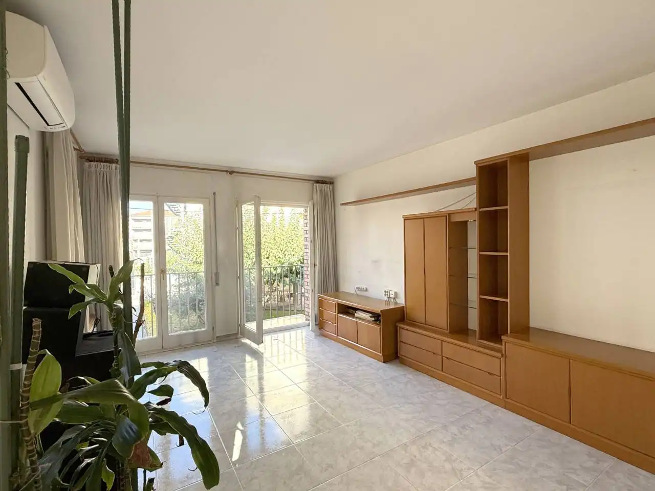 Living room of Flat for sale in Olot  with Air Conditioner, Heating and Terrace