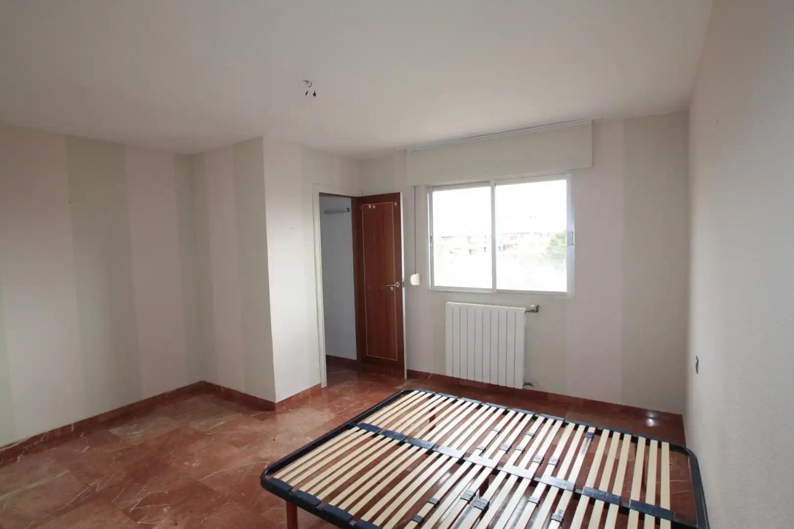 Habitación de Piso de alquiler en Granada con Aire acondicionado y Terraza
