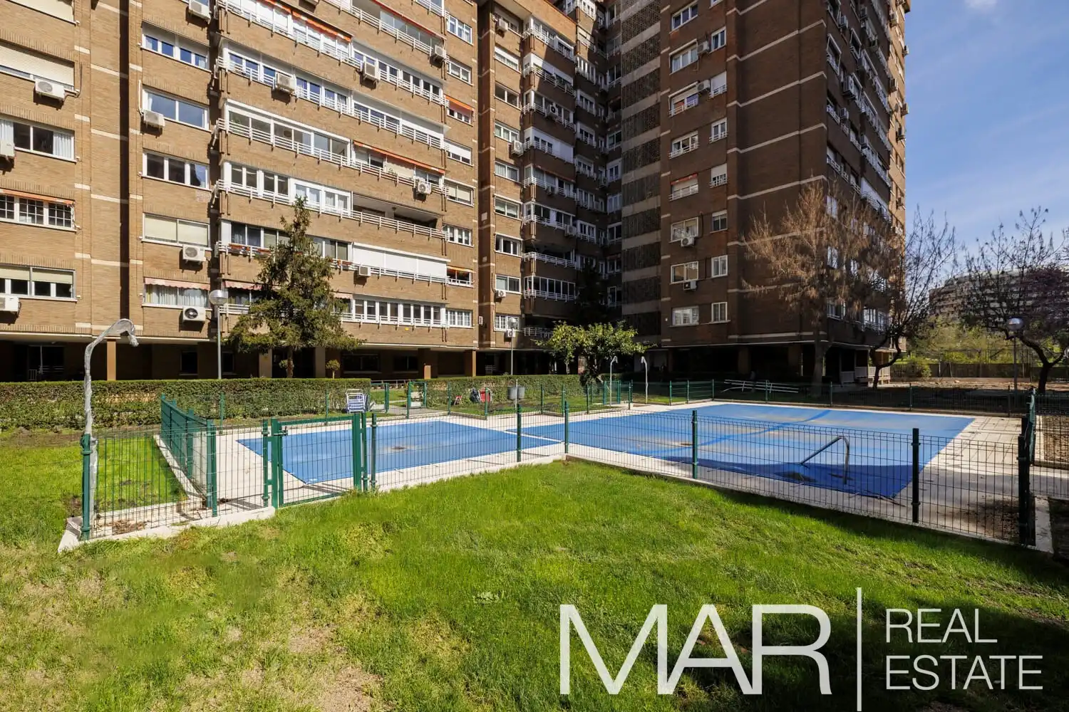 Vista exterior de Piso en venta en Madrid con Aire acondicionado, Calefacción y Trastero