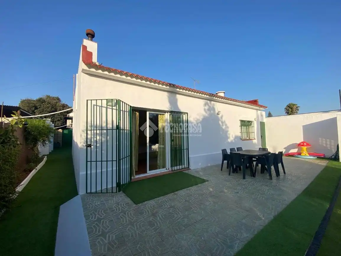 Vista exterior de Finca rústica en venta en Dos Hermanas