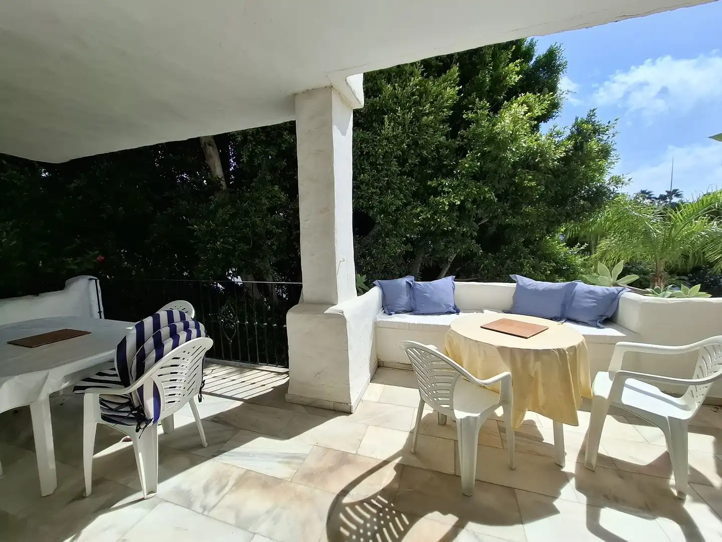 Terrassa de Pis en venda en Marbella amb Aire condicionat, Moblat i TV