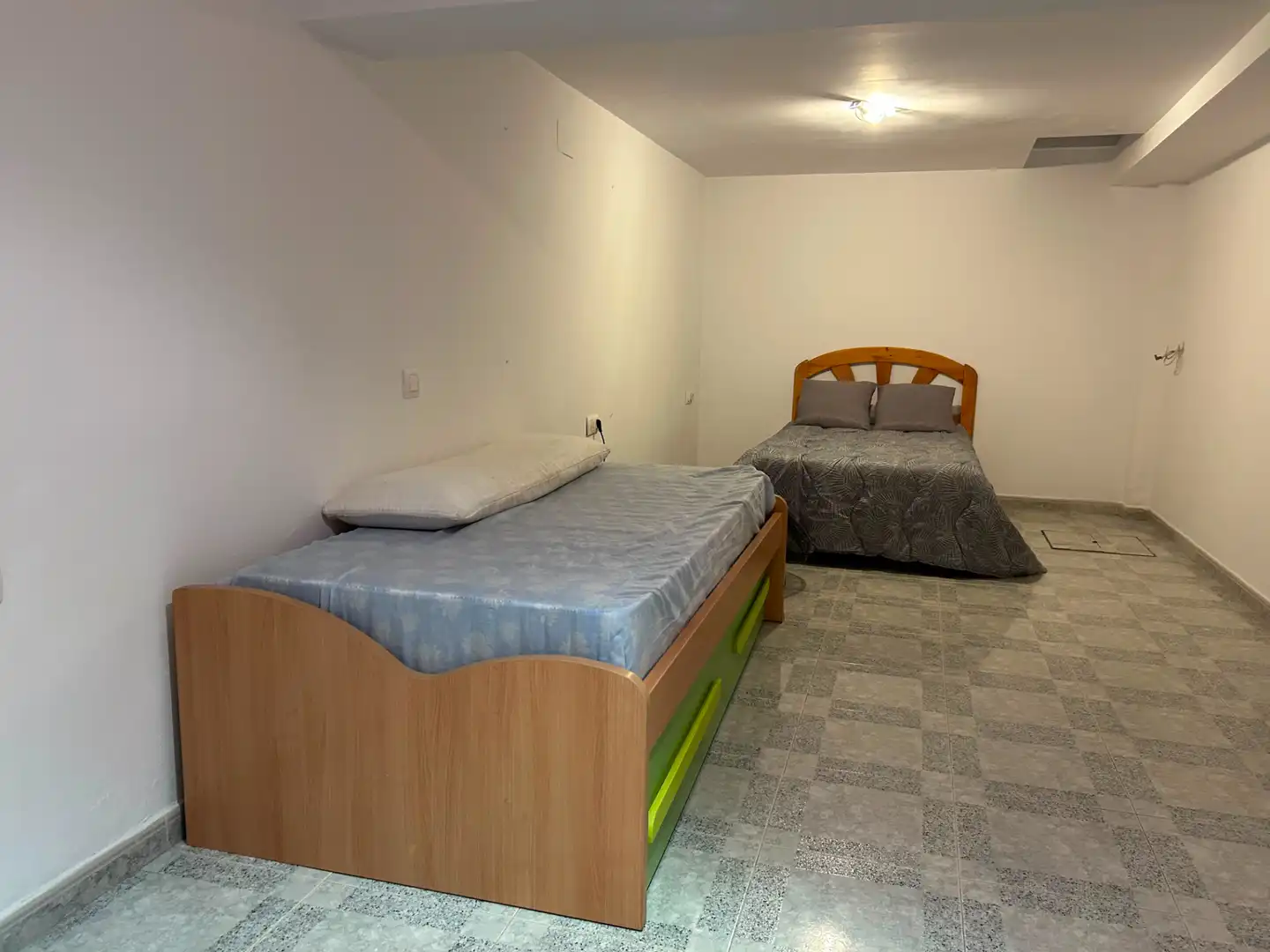 Apartamento de alquiler en Algeciras con Calefacción, Terraza y Amueblado