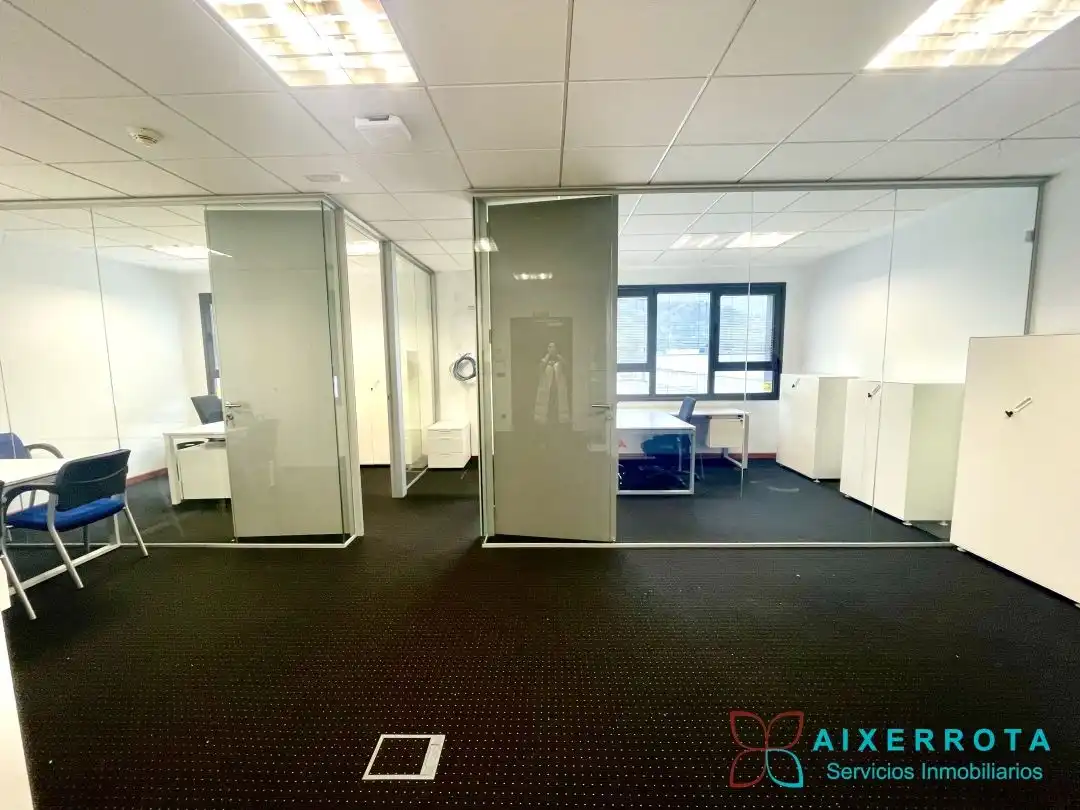 Office for rent in Derio  with Air Conditioner, Heating and Furnished