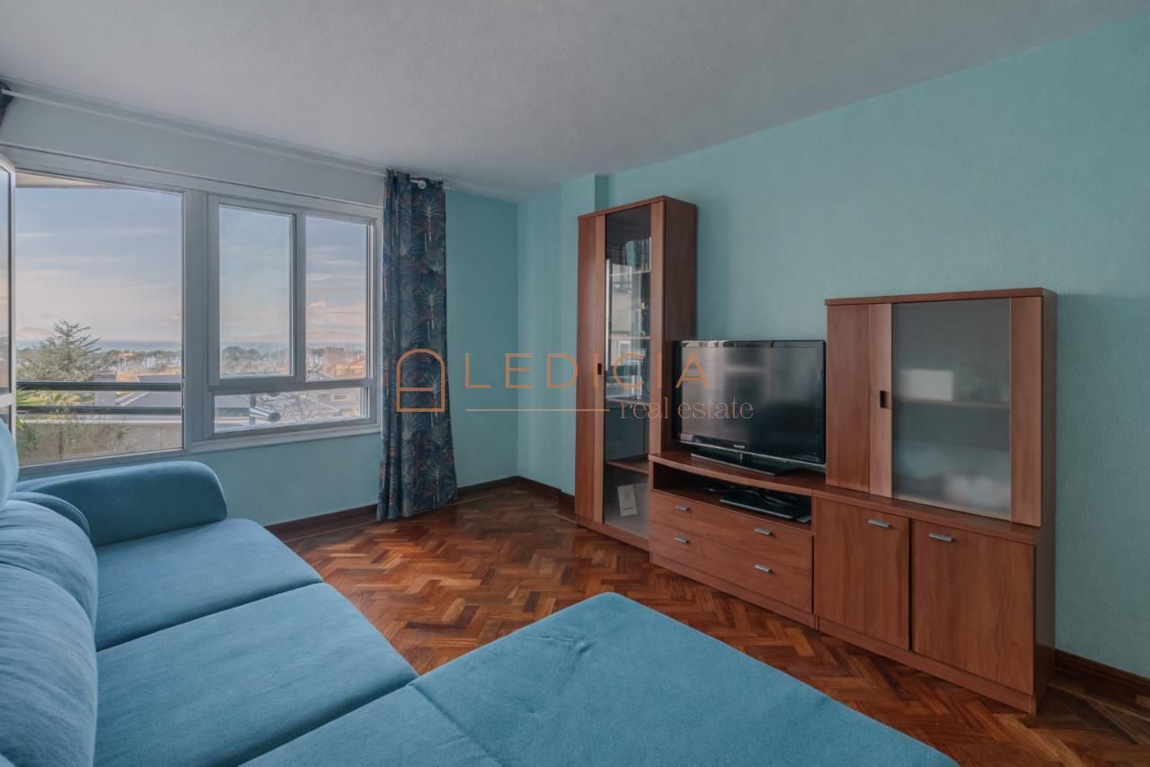 Sala d'estar de Pis en venda en Vigo  amb Calefacció, Parquet i Traster