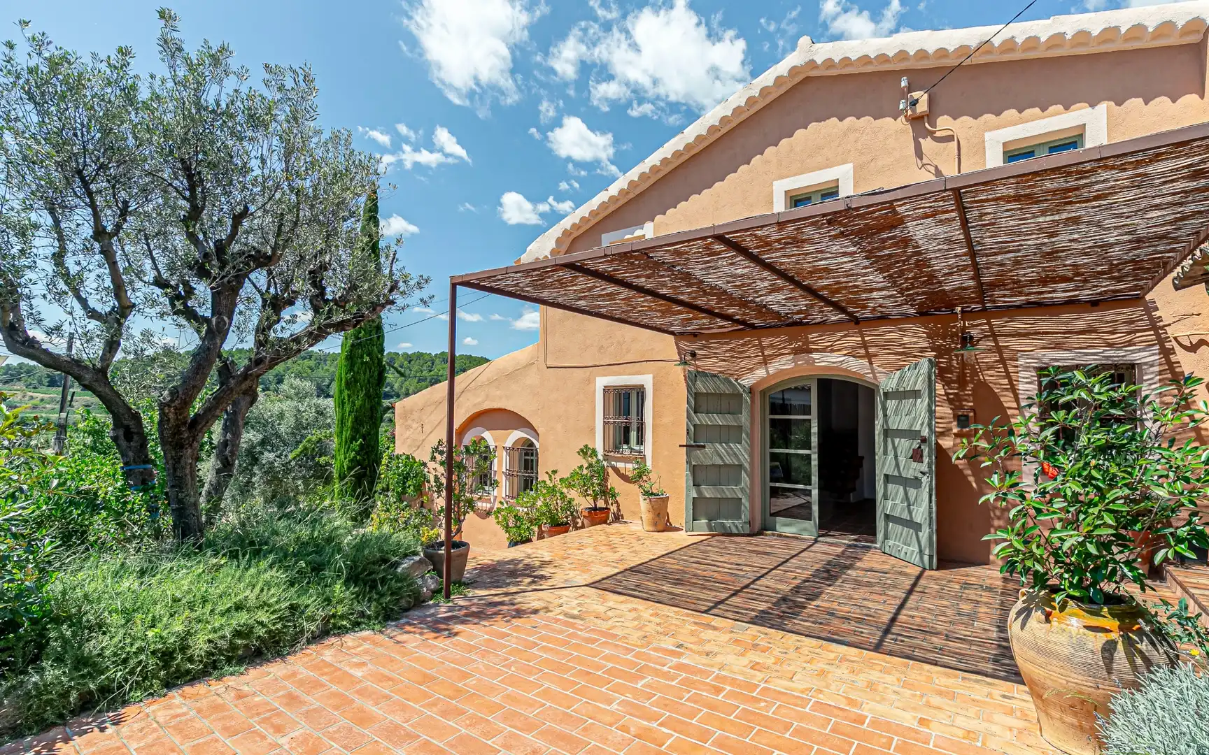 Außenansicht von Country house zum Verkauf in Torrelles de Foix mit Heizung, Privatgarten und Terrasse