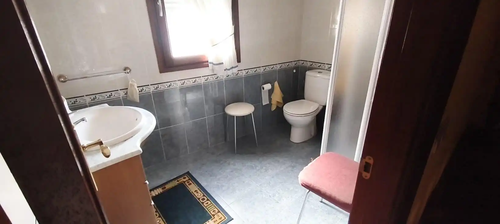 Badezimmer von Wohnung zum Verkauf in Santoña mit Heizung und Abstellraum