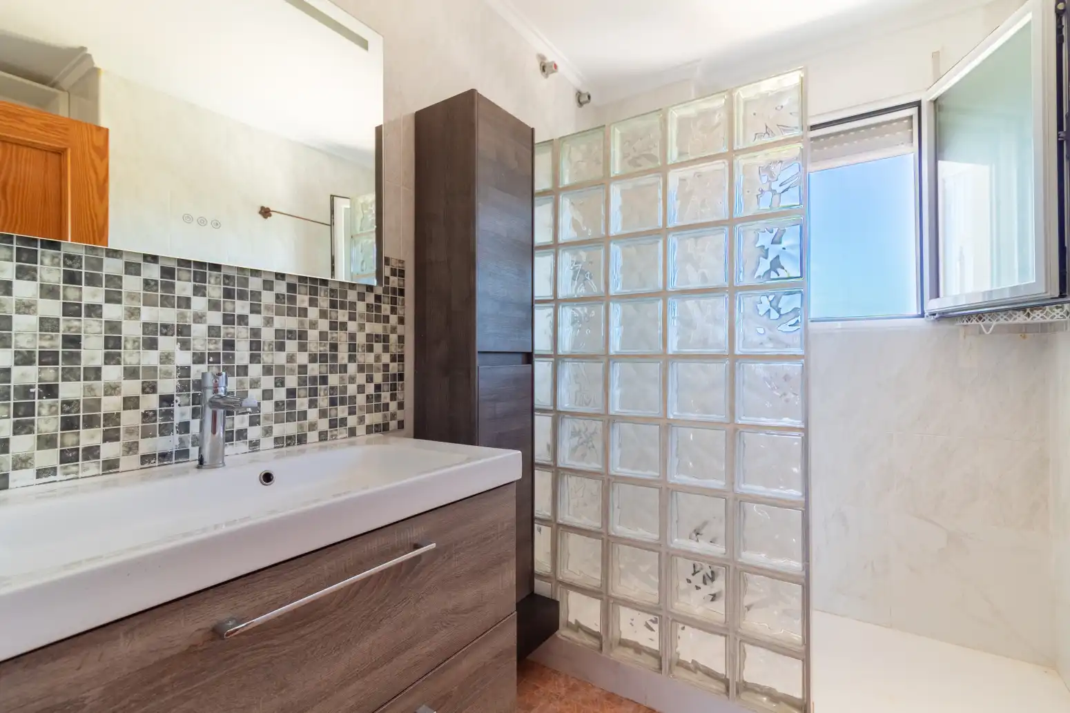 Baño de Piso en venta en Dénia con Aire acondicionado, Jardín privado y Terraza