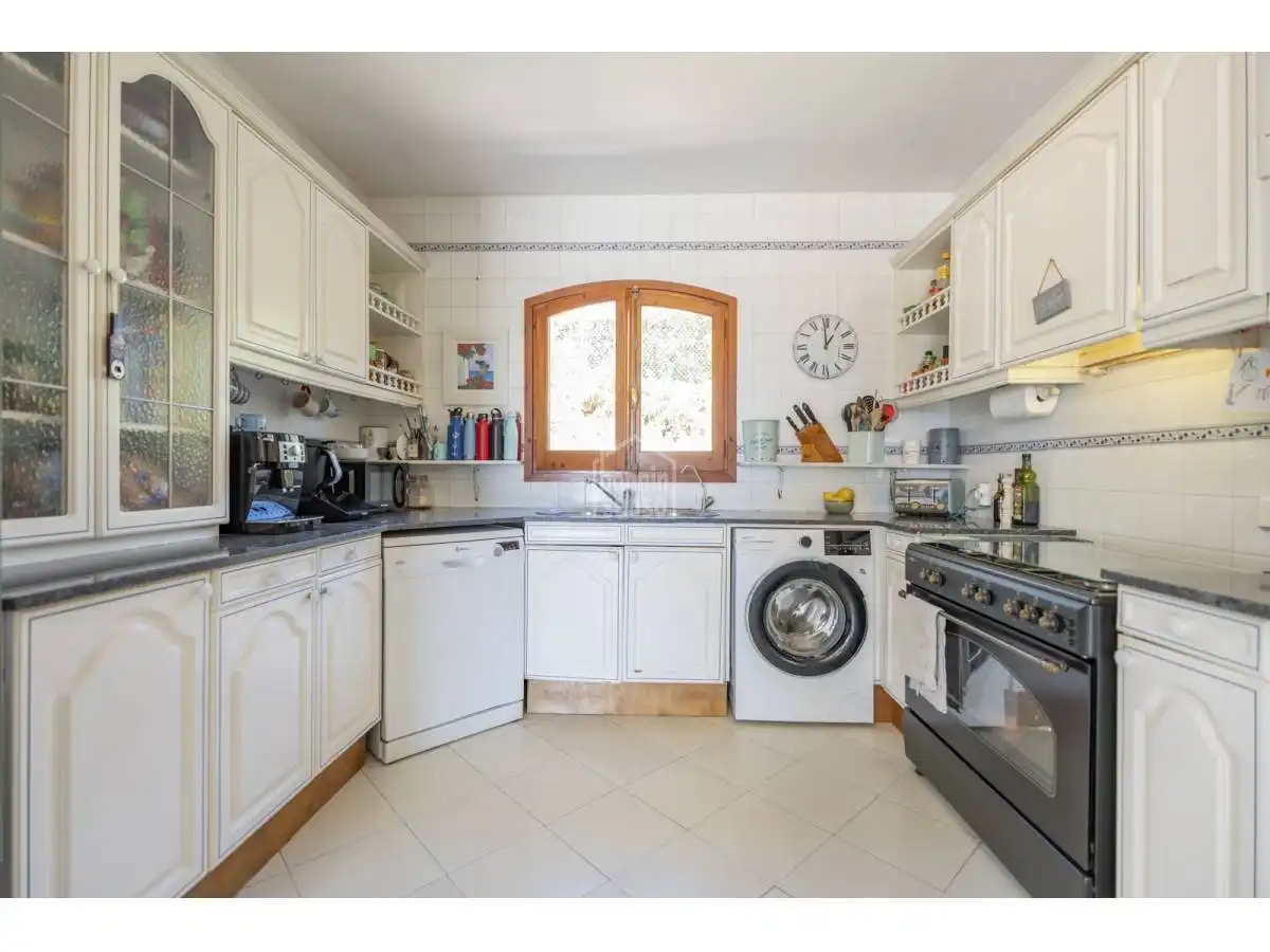 Cocina de Casa o chalet en venta en Sant Lluís con Jardín privado, Terraza y Piscina