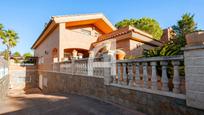 Vista exterior de Casa o xalet en venda en Molins de Rei amb Aire condicionat, Calefacció i Piscina