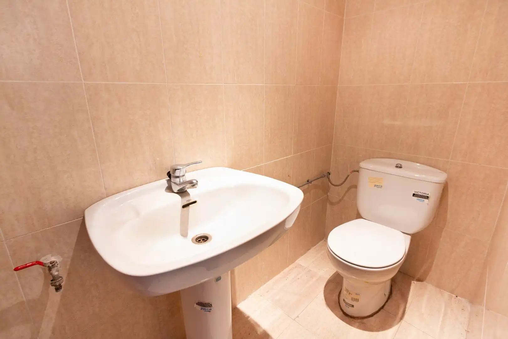 Baño de Local en venta en Villa de Otura