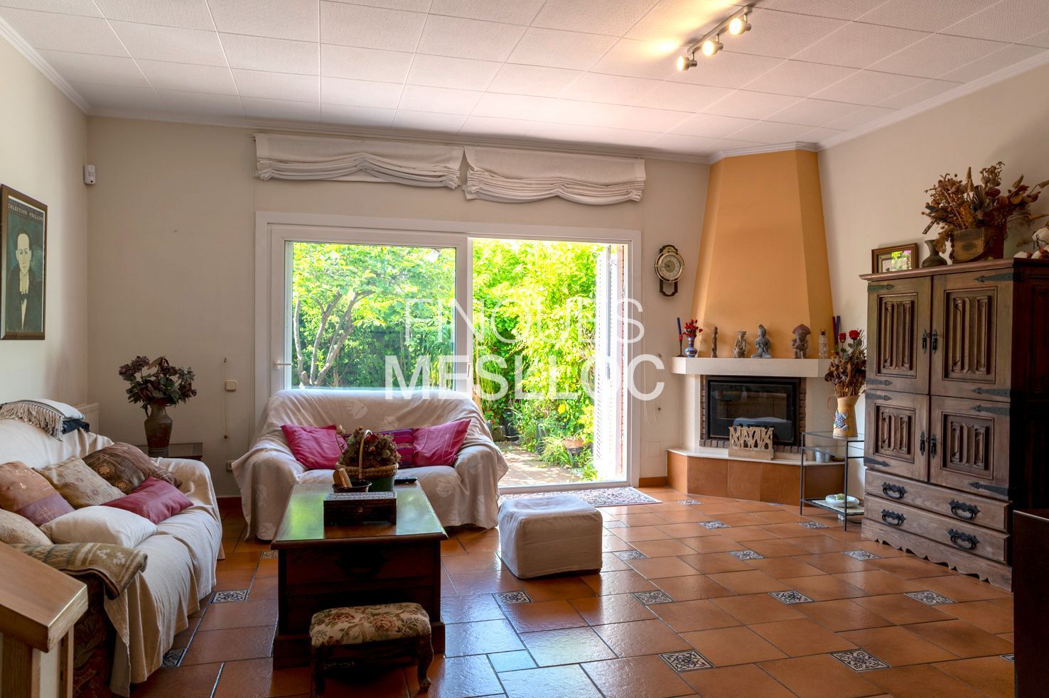 Sala d'estar de Casa o xalet en venda en El Masnou amb Calefacció, Terrassa i Traster