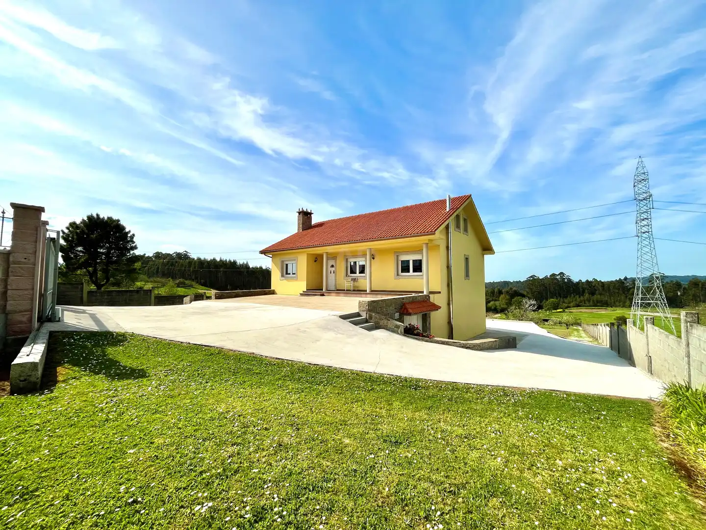 Vista exterior de Casa o chalet en venta en Coirós con Calefacción y Terraza