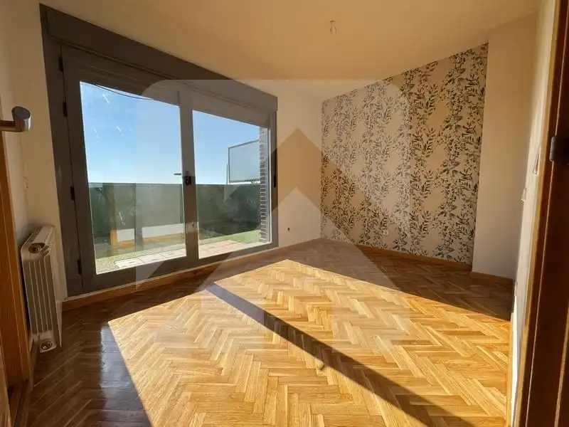 Sala de estar de Ático en venta en Valdemoro con Aire acondicionado, Calefacción y Jardín privado