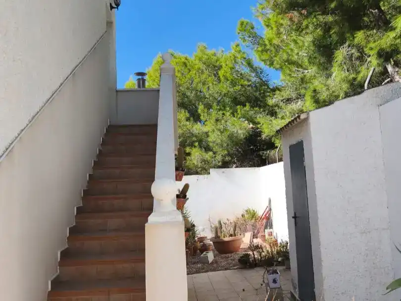 Vista exterior de Casa o xalet en venda en Rojales amb Jardí privat, Piscina i Moblat