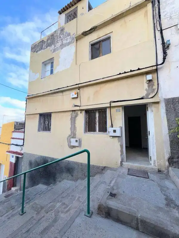 Vista exterior de Casa o xalet en venda en Las Palmas de Gran Canaria amb Terrassa