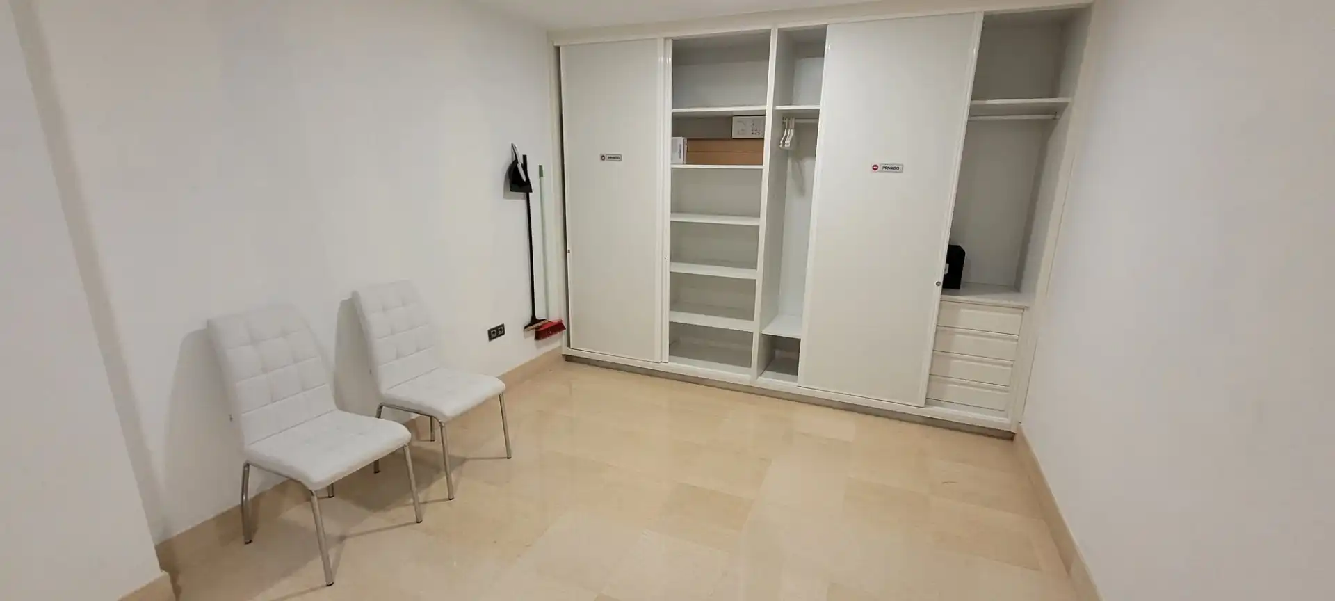 Apartament amb piscina en venda a Benahavís pueblo, imagen 19